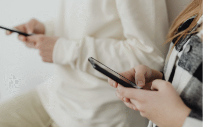 Être parent à l’ère du numérique : rester à jour avec l’univers en ligne de nos jeunes